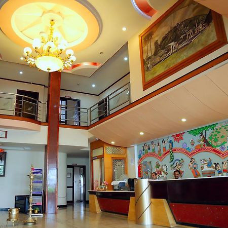 Hotel Vels Court Palni Exterior foto