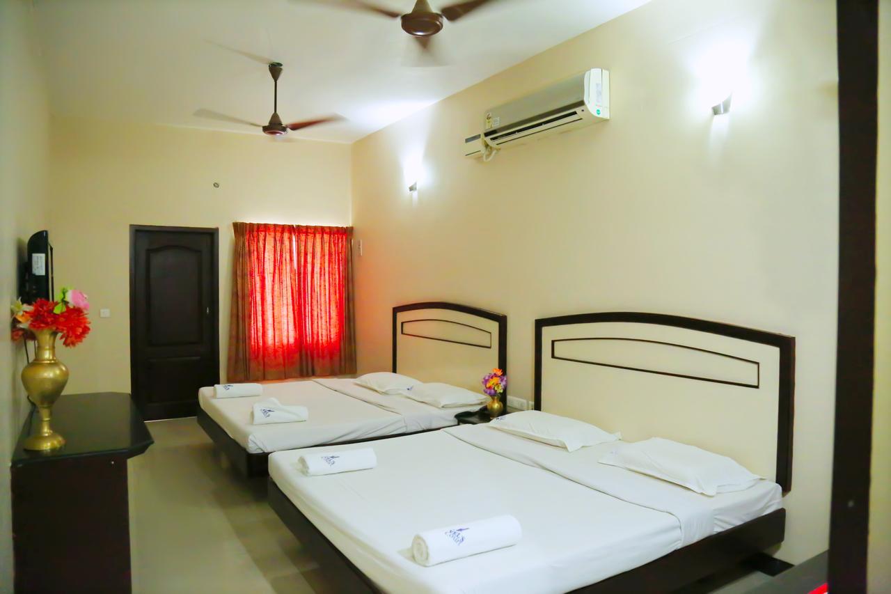 Hotel Vels Court Palni Exterior foto