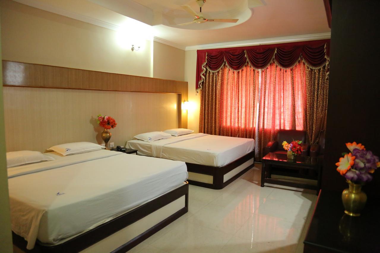 Hotel Vels Court Palni Exterior foto