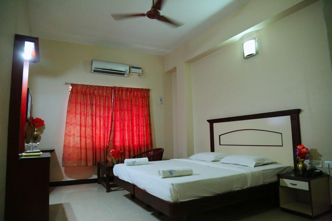 Hotel Vels Court Palni Exterior foto